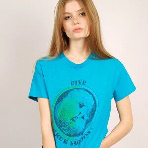 80s Scuba Diva T-Shirt (M) medium blue vintage short sleeve ocean surf graphic